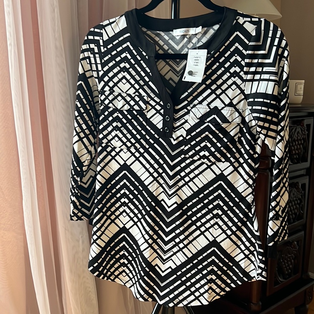 NWT 3/4 Sleeve Jersey Top Black/White Abstract Print